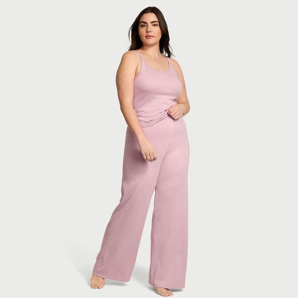 VICTORIA’S SECRET Women's Sleepwear Set.